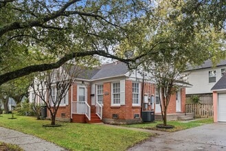 Building Photo - 5710 Greenbriar Dr
