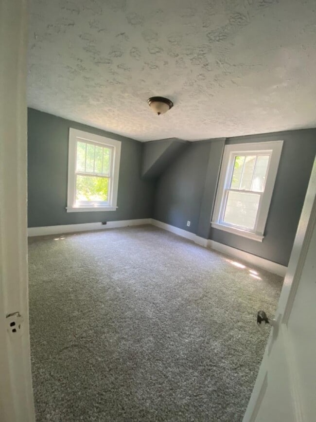 Building Photo - 937 Lawton St