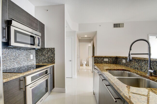 Building Photo - 550 Okeechobee Blvd