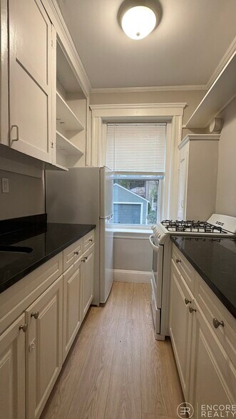 Building Photo - 1 Gray St