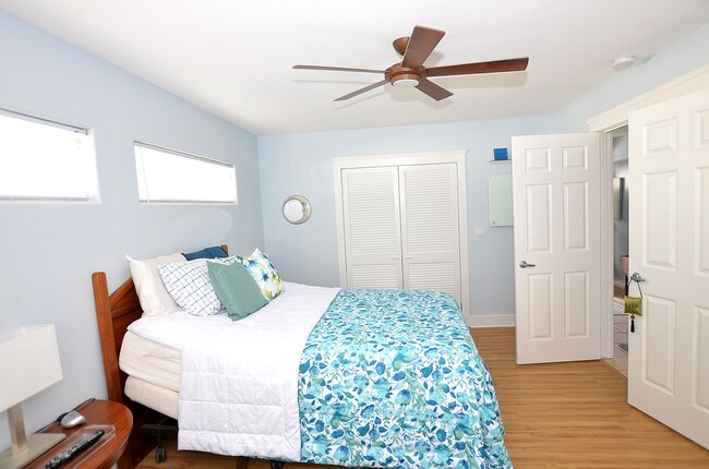 Building Photo - 1Bd/1Ba Guest house, centrally located.