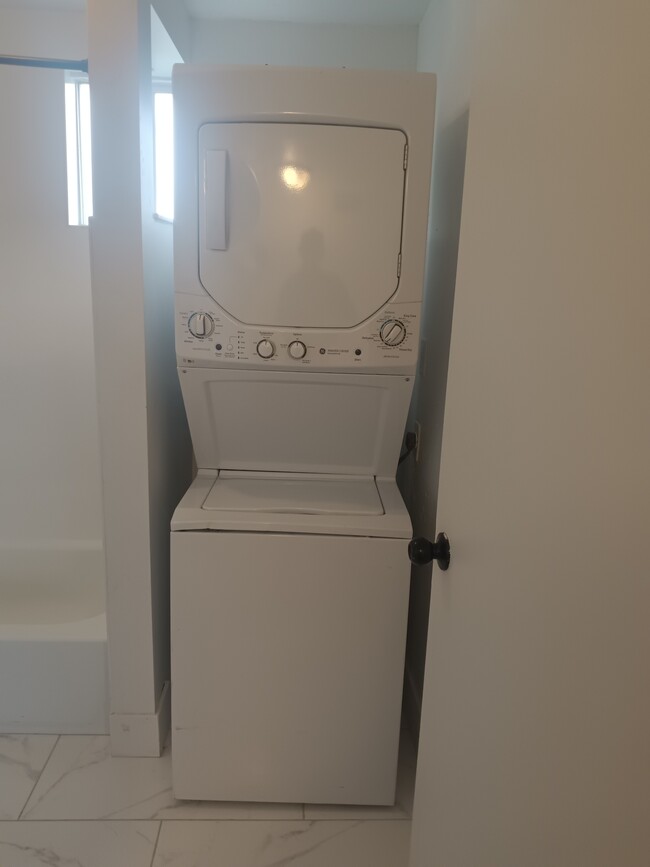 Building Photo - 6245 Margray Dr