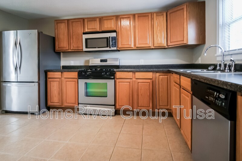 Building Photo - 1308 S 75th E Ave