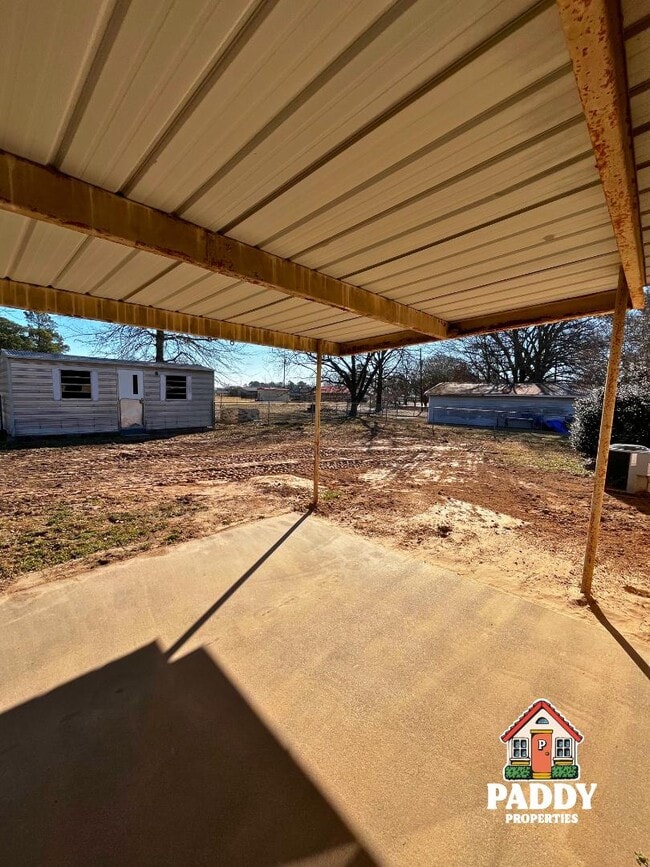 Building Photo - 102 Farm to Market 1001