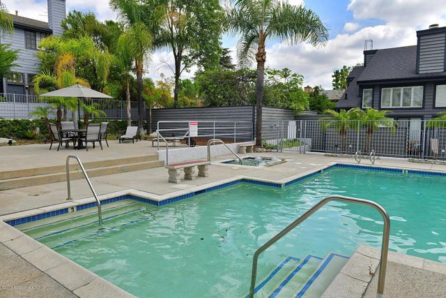 Building Photo - 279 E Glenarm St