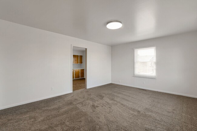 Building Photo - 2184 N 2000 W