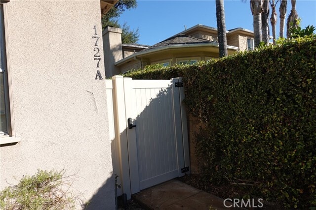 Building Photo - 1727 Hiawatha Dr