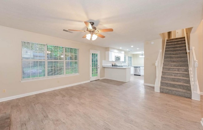 Building Photo - 4220 E Meadow Dr