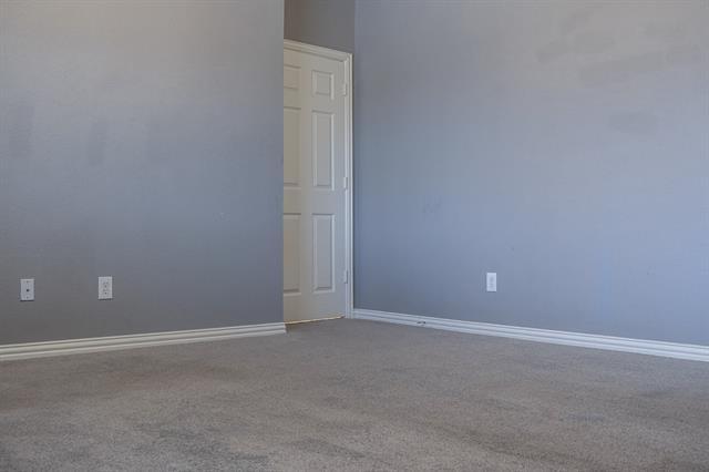 Building Photo - 409 Royal Crest Dr