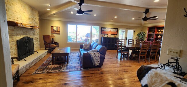 Building Photo - 1710 W Camino Dr