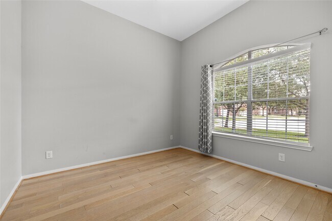 Building Photo - 9906 Taylor Springs Ln