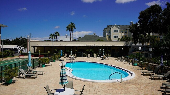 Building Photo - 1524 Lakeview Rd