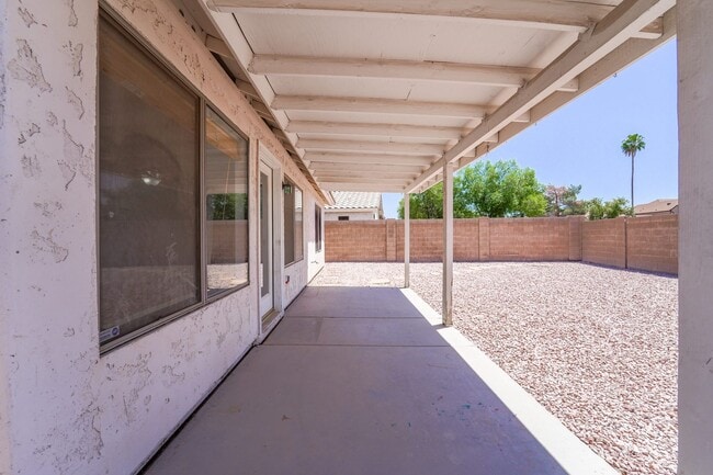 Building Photo - Chic Peoria Rental – Updated Appliances & ...