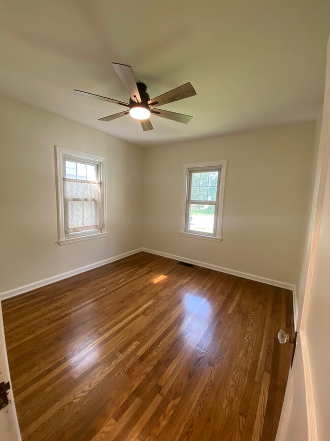 Building Photo - 6903 Buckingham Pl