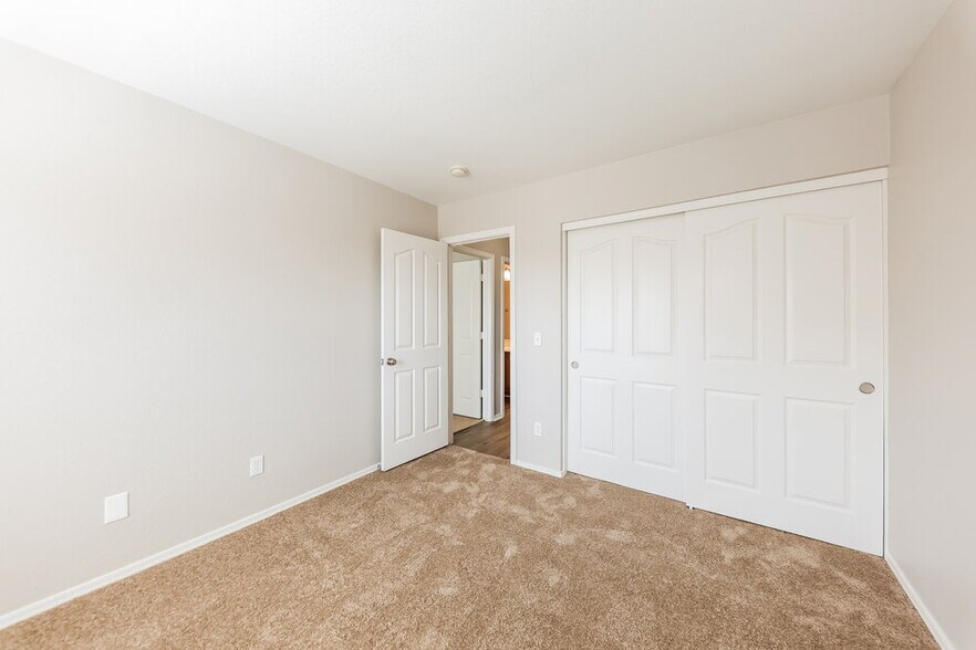 Building Photo - 9534 N 81st Dr