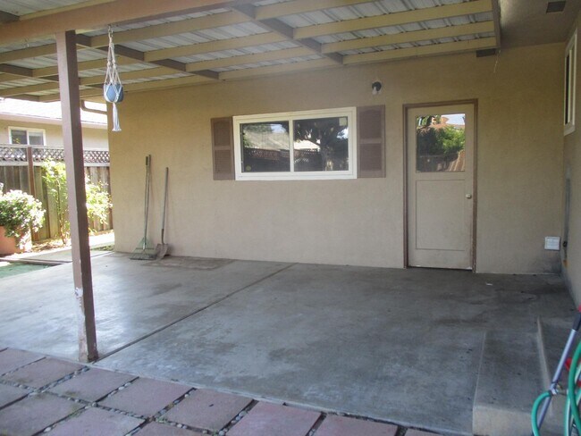 Building Photo - 757 Gary St