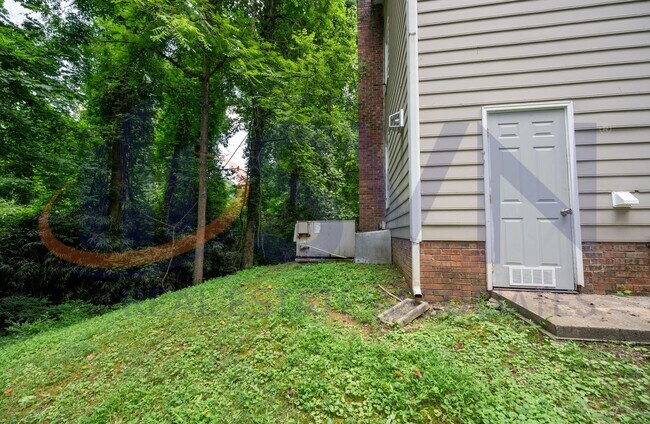 Building Photo - Cottage living in this 3-Bedroom, 3-Bath House with First Floor Master Bedroom!