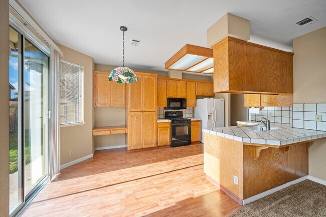 Building Photo - 516 Carrigane Way