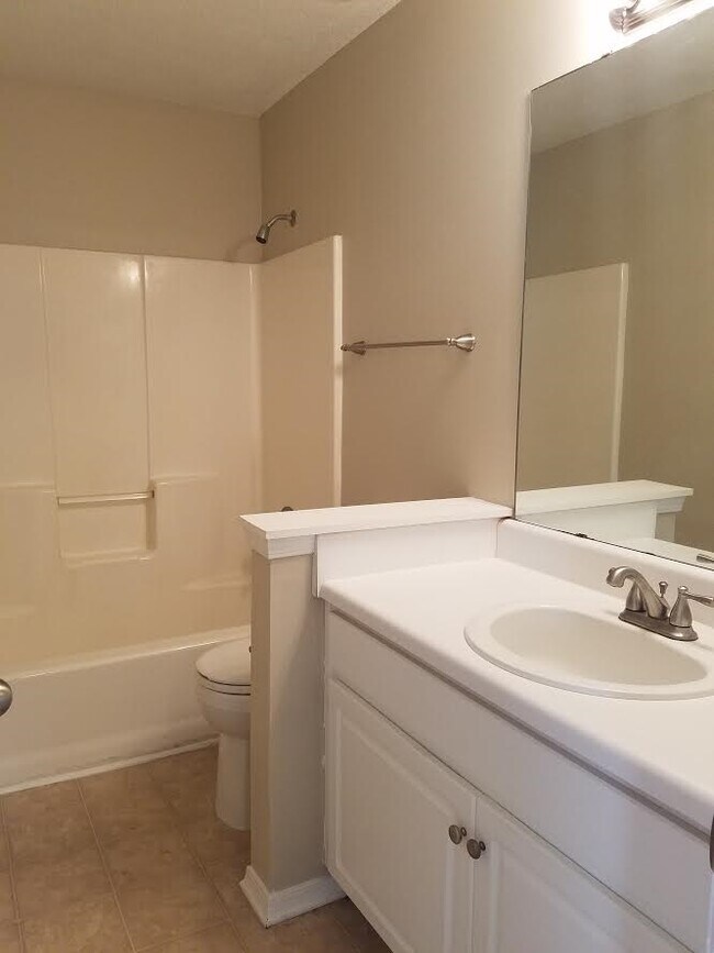 Building Photo - 109 Mirabelle Cir