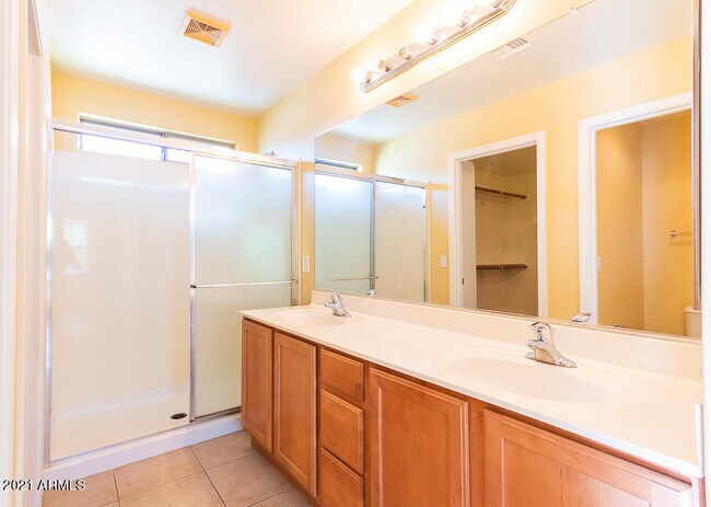 Building Photo - 1296 E Weatherby Way