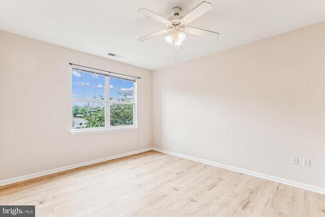 Building Photo - 12941 Centre Park Cir