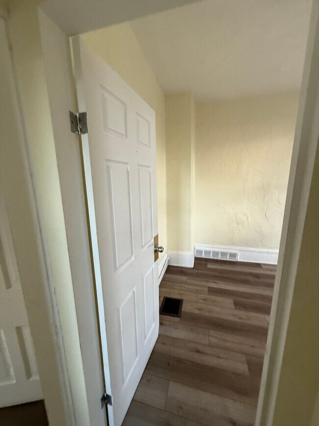 Building Photo - *Friendly Road, LLC 3404-3406 Walton Ave