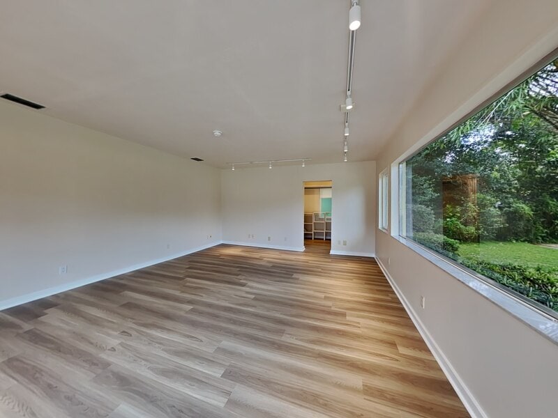 Building Photo - 1112 Chichester St