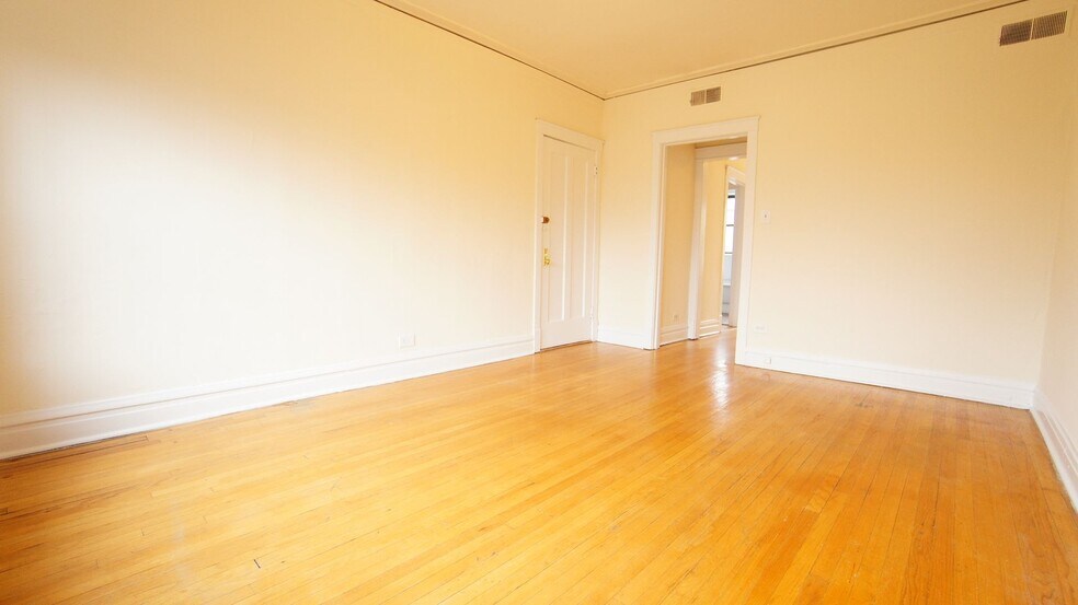 Building Photo - 2530 N Kedzie Blvd