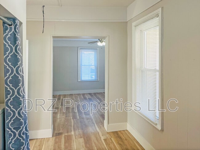 Building Photo - 1104 3rd St NW