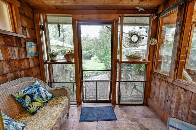 Outdoor screened in porch - 220 Corona Ave