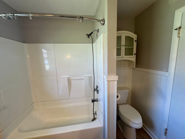 Building Photo - 3 Bedroom Home in Murray