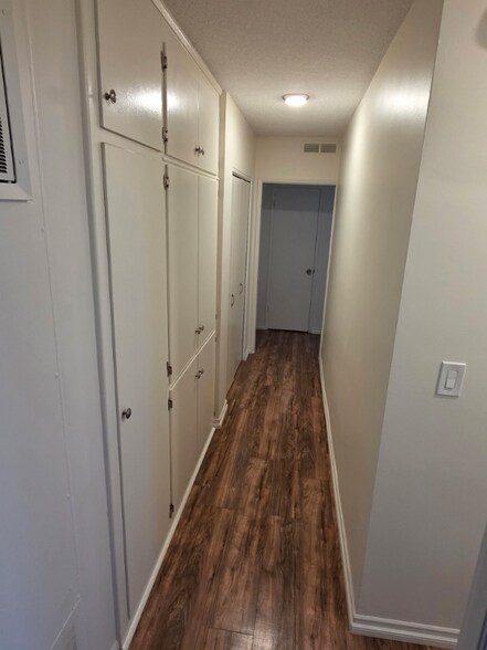 Building Photo - 5430 Corteen Pl