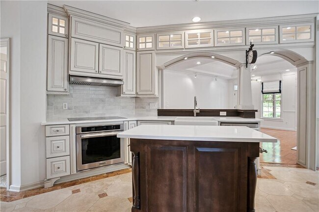 Building Photo - 6285 Sterling Dr
