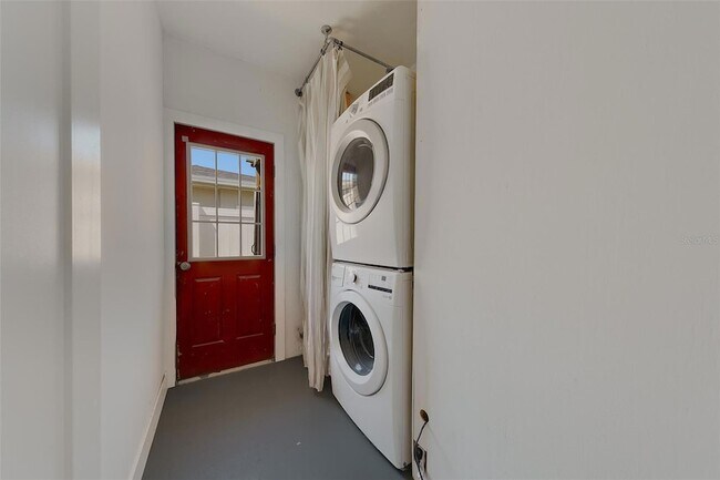 Building Photo - 315 82nd Ave