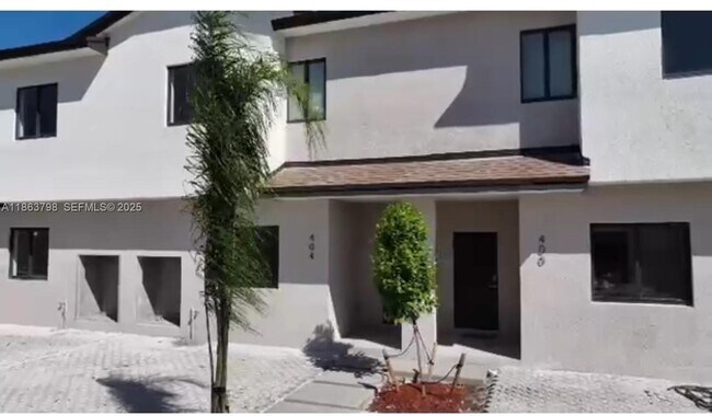 Building Photo - 416 SW 1st St