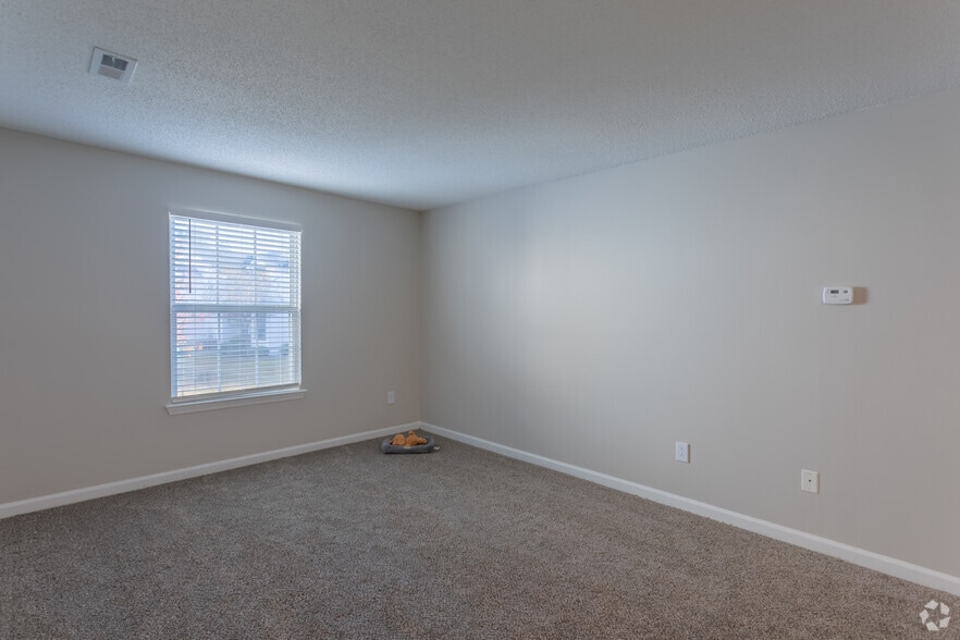 Living Room - Claypond Commons