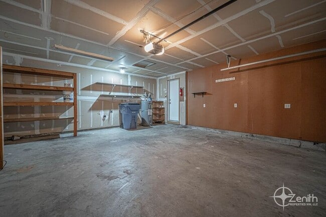 Building Photo - 15211 NE 50th St