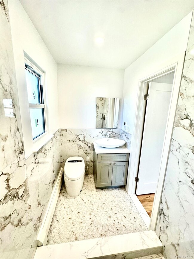 Building Photo - 495 Kimball Ave