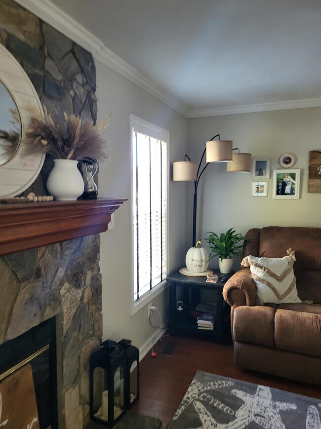 Building Photo - 220 Newport Drive