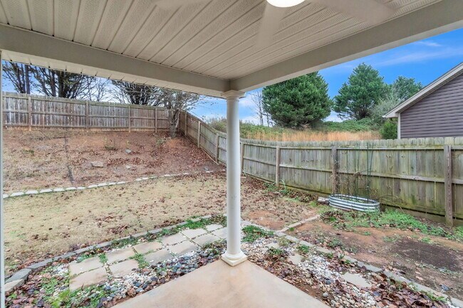 Building Photo - 3BR/2BA Home in Tyger Pointe with Bonus Room & Fenced Yard!