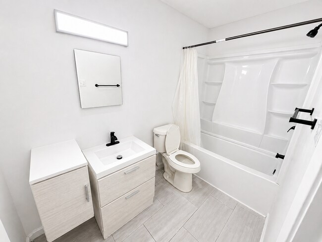 Building Photo - 1310 Quail C