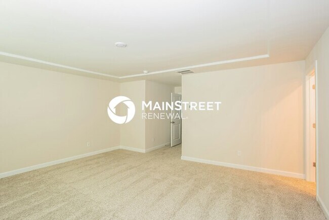 Building Photo - 4 Bedroom Pet-Friendly Home in Charlotte, NC with Main Street Renewal