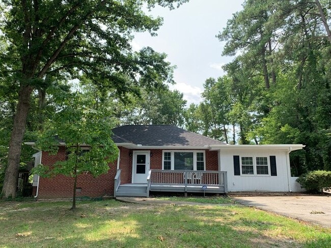 Primary Photo - 5631 Swan Dr