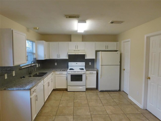 Building Photo - 11735 Alief Clodine Rd