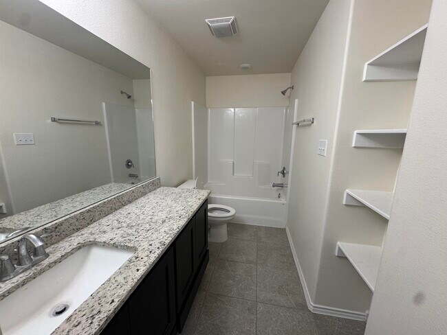 Building Photo - 1828 Port Louisiana Dr