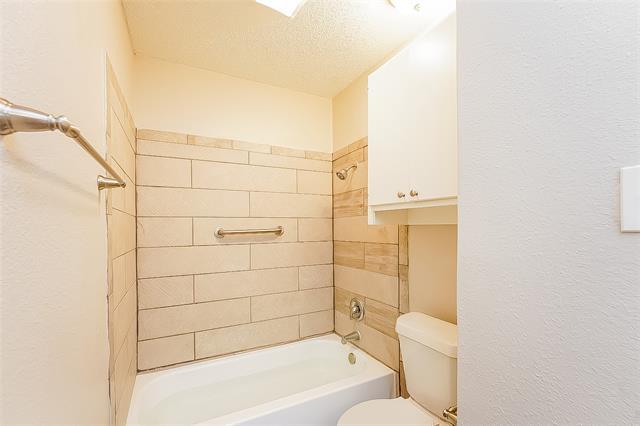 Building Photo - 2505 Trenton Dr
