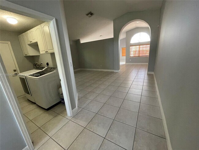 Building Photo - 16469 SW 100th Terrace