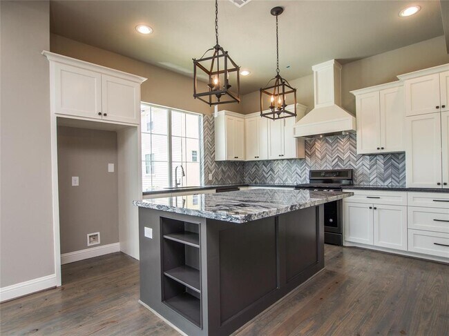 Building Photo - 1307 Upland Retreat Dr