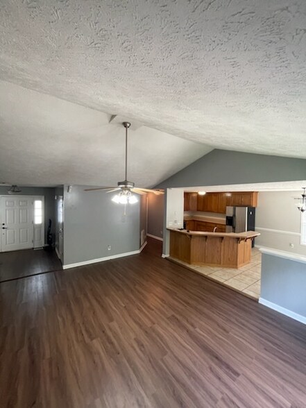 Building Photo - 7309 Scenic View Dr