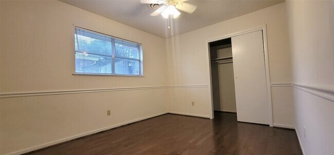 Building Photo - 5624 Woodway Dr